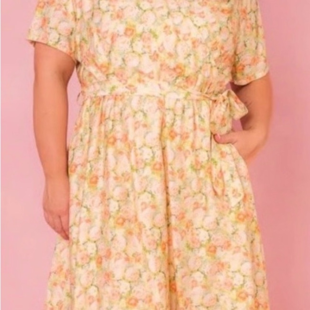 Ivy City Co Peach and Green Floral Midi Dress